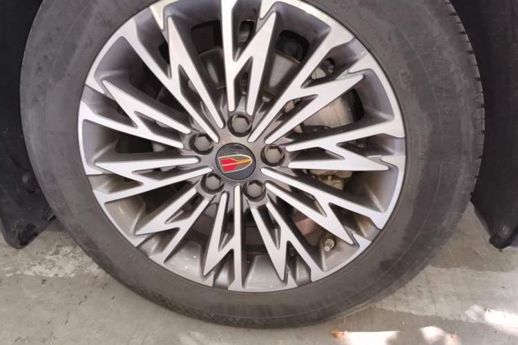 Used Hongqi H5 2024 1.5T DCT Smart Connect Flagship Edition Right Front Wheel Hub