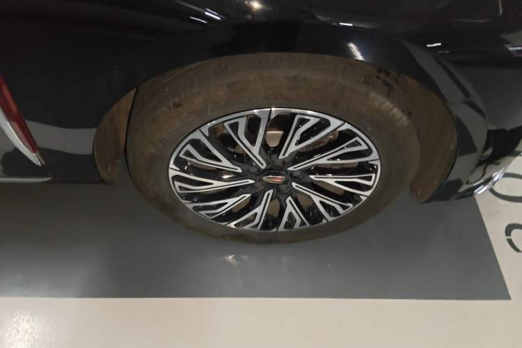 Used Hongqi H5 2024 2.0T Automatic Smart Connect Flagship Edition Right Front Wheel Hub