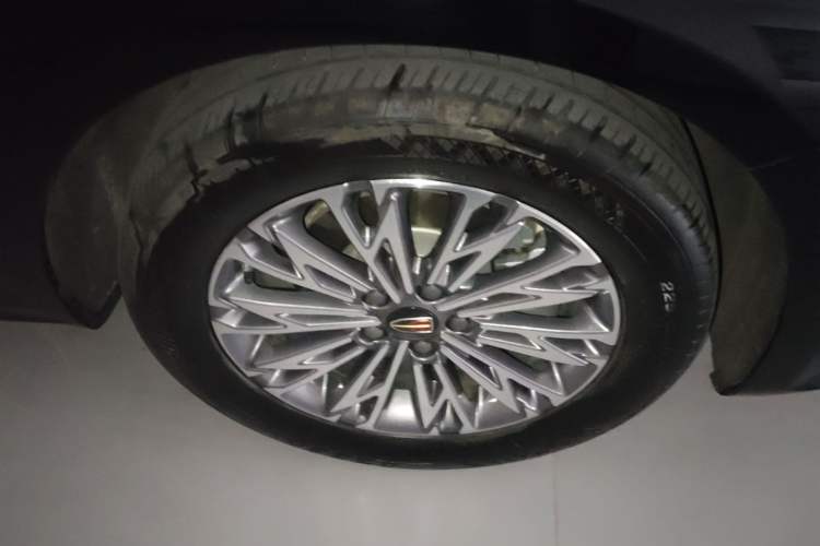 Used Hongqi H5 2024 1.5T DCT Smart Connect Flagship Edition Right Front Wheel Hub