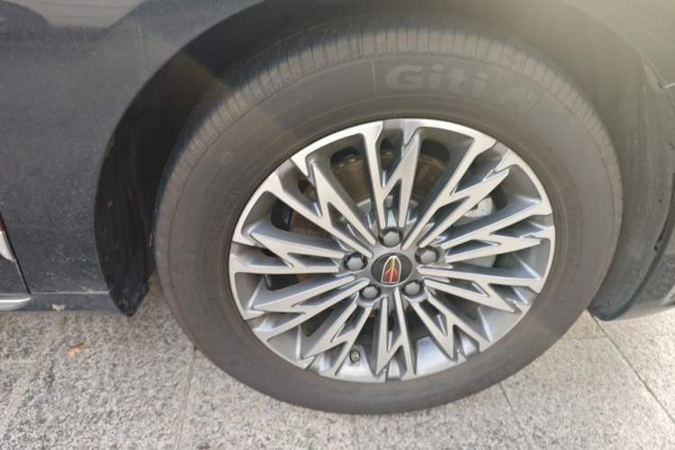Used Hongqi H5 2024 1.5T DCT Smart Connect Flagship Edition Right Front Wheel Hub