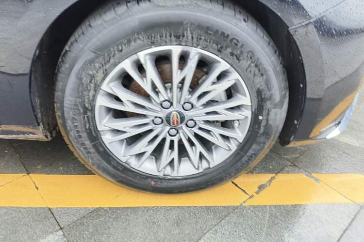 Used Hongqi H5 2024 1.5T DCT Smart Connect Flagship Edition Right Front Wheel Hub