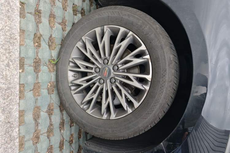 Used Hongqi H5 2024 1.5T DCT Smart Connect Flagship Edition Right Front Wheel Hub