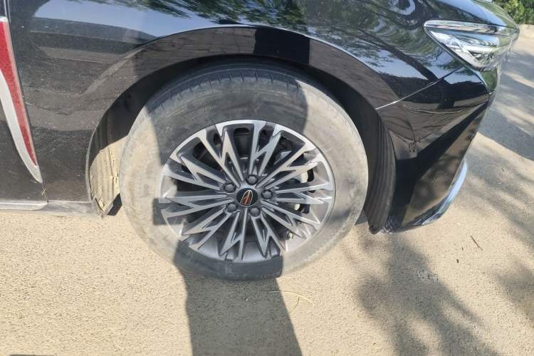 Used Hongqi H5 2024 1.5T DCT Smart Connect Flagship Edition Right Front Wheel Hub