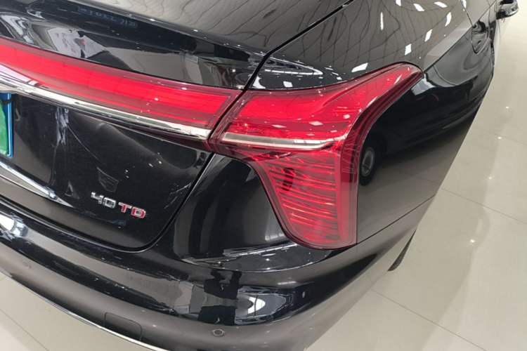 Used Hongqi H5 2024 2.0T Automatic Smart Connect Flagship Edition Right Rear Taillight