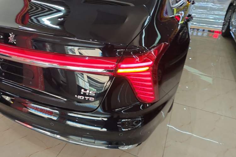 Used Hongqi H5 2024 2.0T Automatic Smart Connect Flagship Edition Right Rear Taillight
