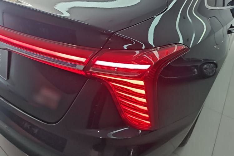 Used Hongqi H5 2024 2.0T Automatic Smart Connect Flagship Edition Right Rear Taillight