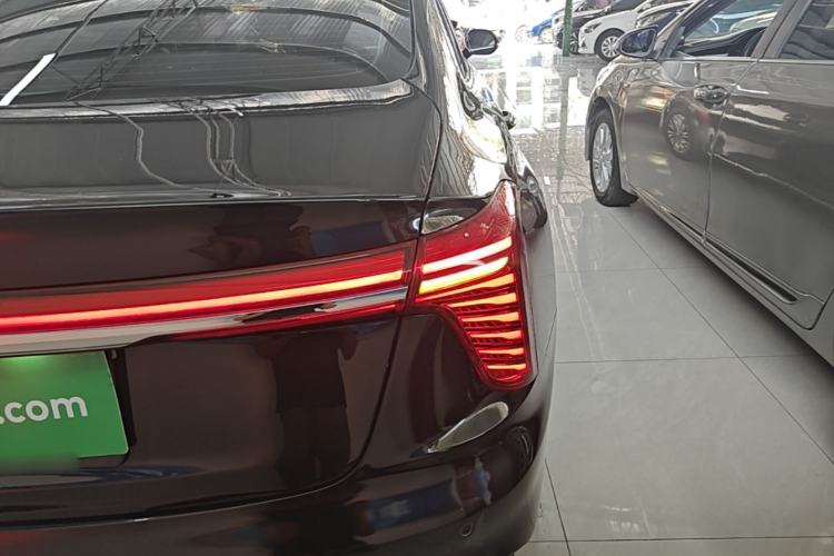 Used Hongqi H5 2024 1.5T DCT Smart Connect Flagship Edition Right Rear Taillight