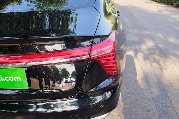 Used Hongqi H5 2024 1.5T DCT Smart Connect Flagship Edition Right Rear Taillight