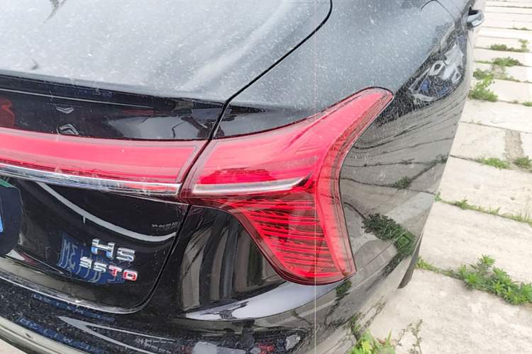 Used Hongqi H5 2024 1.5T DCT Smart Connect Flagship Edition Right Rear Taillight