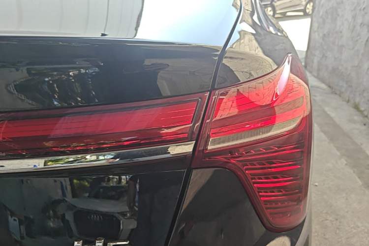Used Hongqi H5 2024 1.5T DCT Smart Connect Flagship Edition Right Rear Taillight