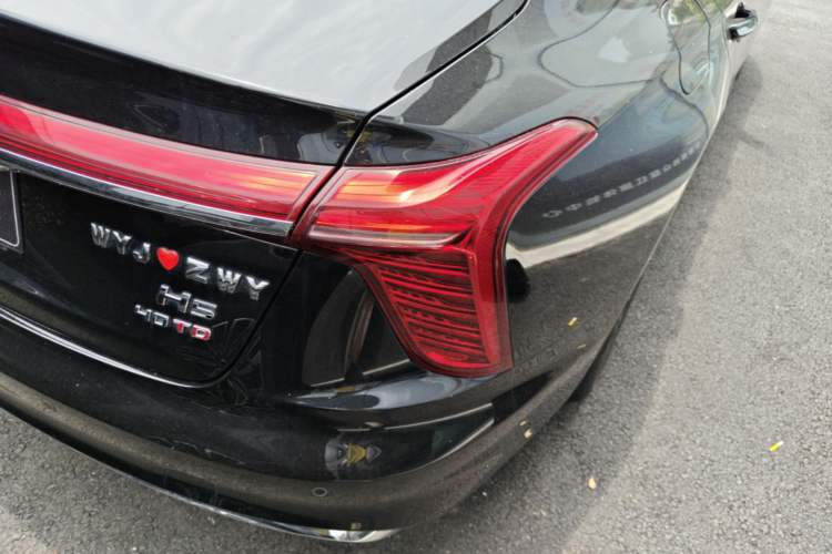 Used Hongqi H5 2024 2.0T Automatic Smart Connect Flagship Edition Right Rear Taillight