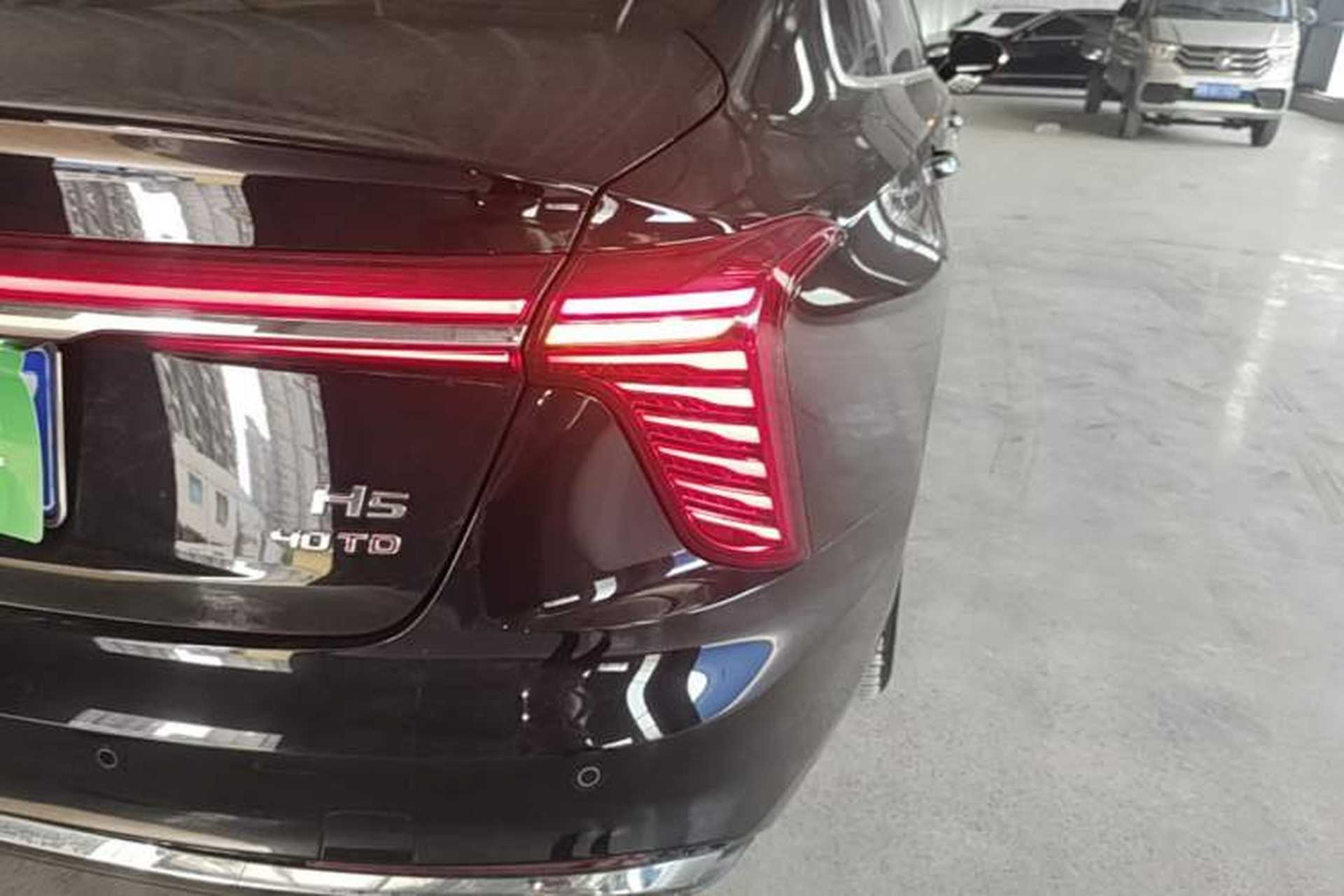 Used Hongqi H5 2024 2.0T Automatic Smart Connect Flagship Edition Right Rear Taillight