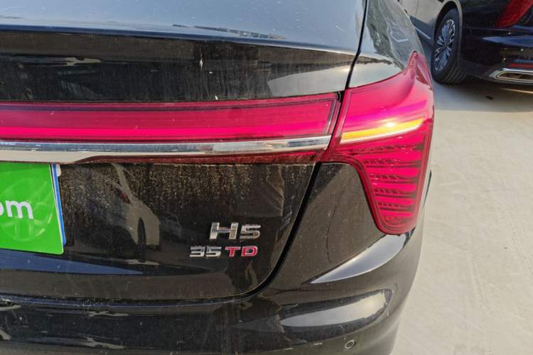 Used Hongqi H5 2024 1.5T DCT Smart Connect Flagship Edition Right Rear Taillight
