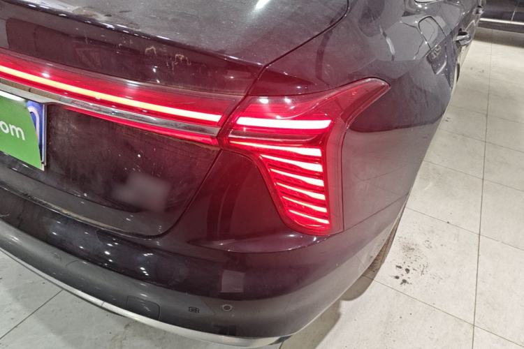 Used Hongqi H5 2024 1.5T DCT Smart Connect Flagship Edition Right Rear Taillight