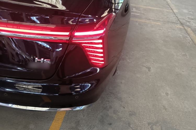 Used Hongqi H5 2024 1.5T DCT Smart Connect Flagship Edition Right Rear Taillight