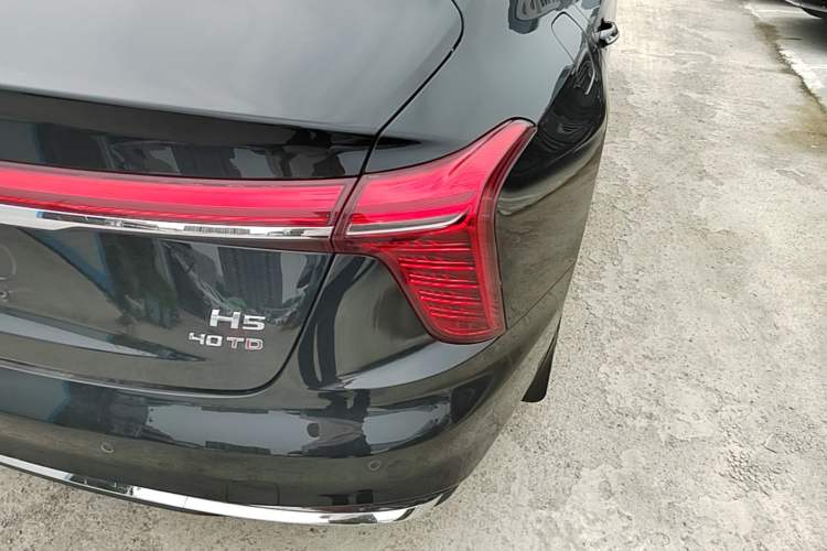 Used Hongqi H5 2024 2.0T Automatic Smart Connect Flagship Edition Right Rear Taillight
