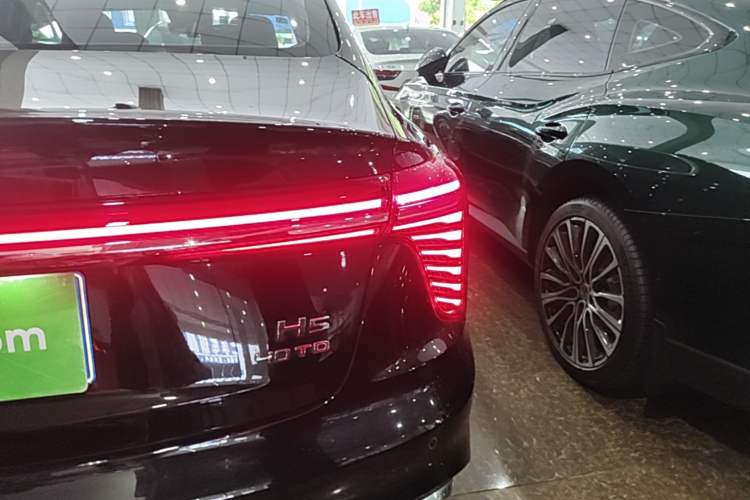 Used Hongqi H5 2024 2.0T Automatic Smart Connect Flagship Edition Right Rear Taillight