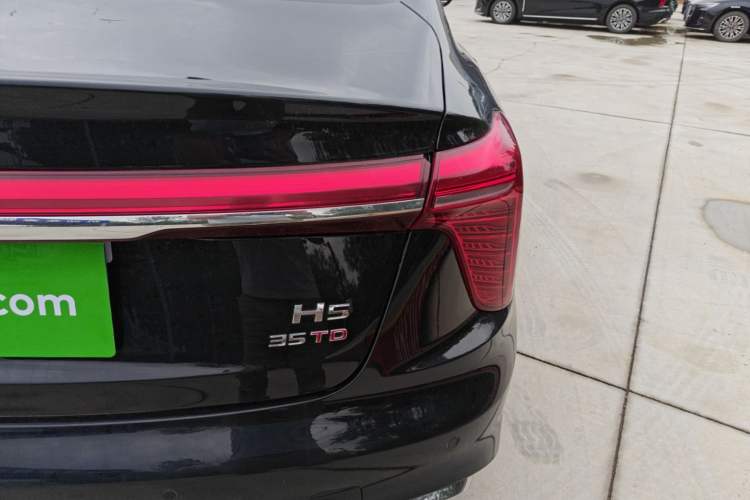 Used Hongqi H5 2024 1.5T DCT Smart Connect Flagship Edition Right Rear Taillight
