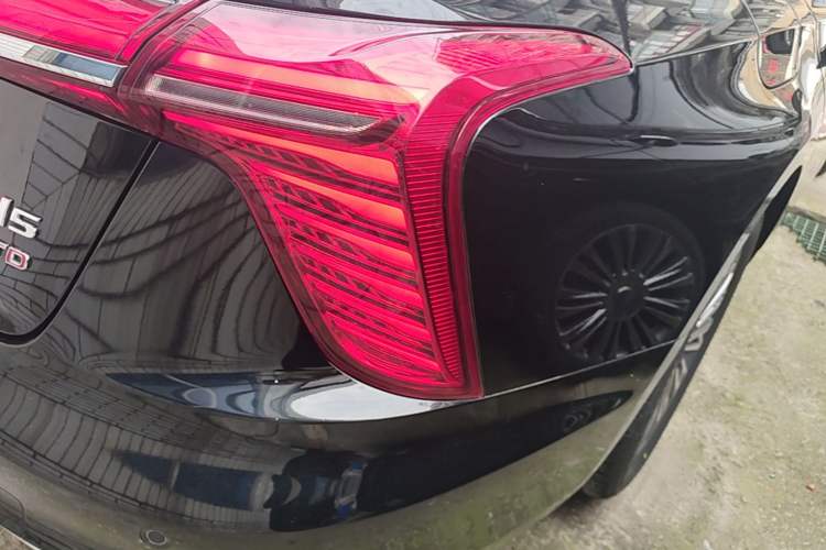 Used Hongqi H5 2024 1.5T DCT Smart Connect Flagship Edition Right Rear Taillight