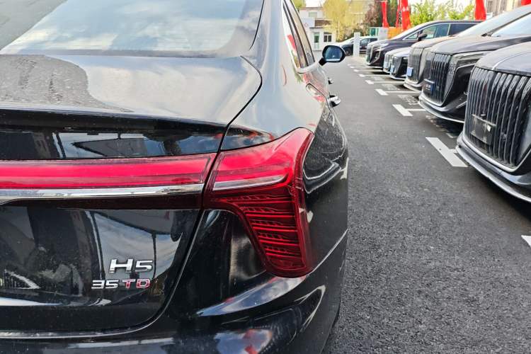 Used Hongqi H5 2024 1.5T DCT Smart Connect Flagship Edition Exterior 3
