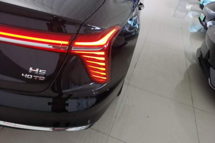 Used Hongqi H5 2024 2.0T Automatic Smart Connect Flagship Edition Right Rear Taillight