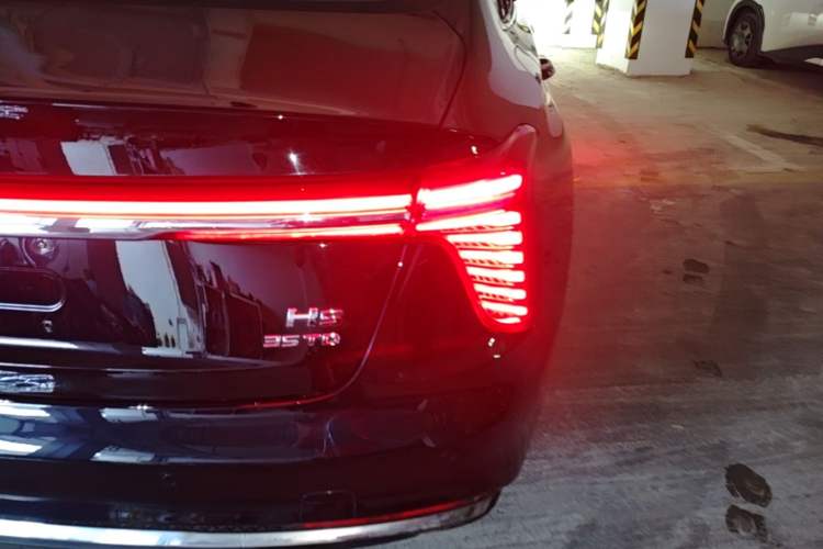Used Hongqi H5 2024 1.5T DCT Smart Connect Flagship Edition Right Rear Taillight
