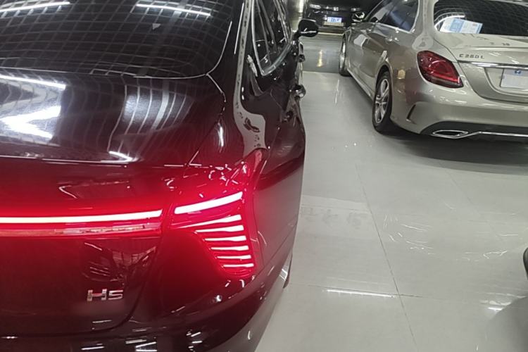 Used Hongqi H5 2024 2.0T Automatic Smart Connect Flagship Edition Right Rear Taillight