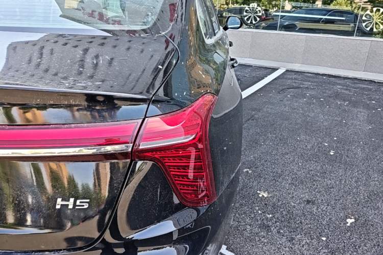 Used Hongqi H5 2024 1.5T DCT Smart Connect Flagship Edition Right Rear Taillight