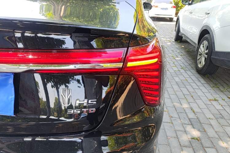 Used Hongqi H5 2024 1.5T DCT Smart Connect Flagship Edition Right Rear Taillight