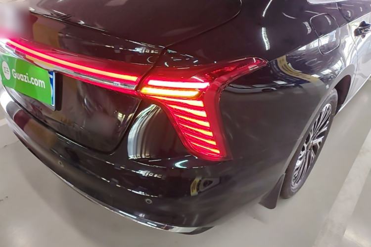 Used Hongqi H5 2024 2.0T Automatic Smart Connect Flagship Edition Right Rear Taillight