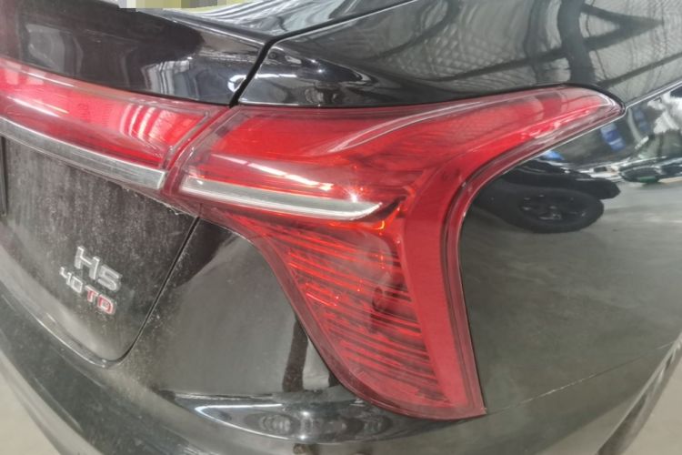 Used Hongqi H5 2024 2.0T Automatic Smart Connect Flagship Edition Right Rear Taillight