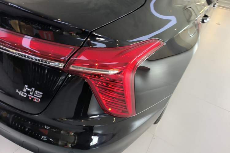 Used Hongqi H5 2024 2.0T Automatic Smart Connect Flagship Edition Right Rear Taillight