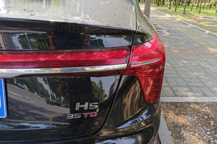 Used Hongqi H5 2024 1.5T DCT Smart Connect Flagship Edition Right Rear Taillight
