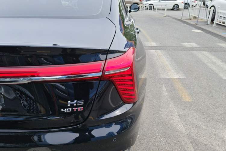Used Hongqi H5 2024 2.0T Automatic Smart Connect Flagship Edition Right Rear Taillight