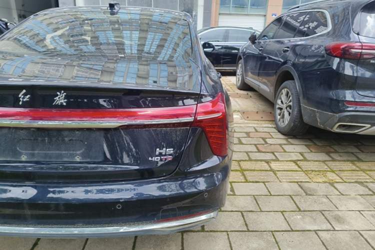 Used Hongqi H5 2024 2.0T Automatic Smart Connect Flagship Edition Right Rear Taillight