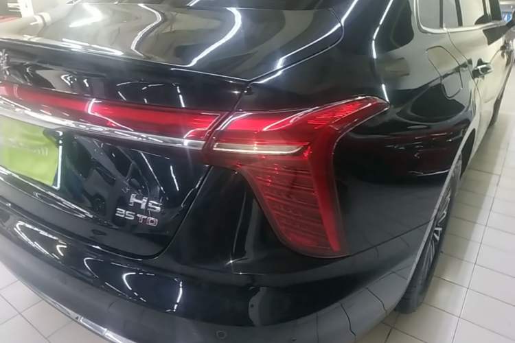 Used Hongqi H5 2024 1.5T DCT Smart Connect Flagship Edition Right Rear Taillight