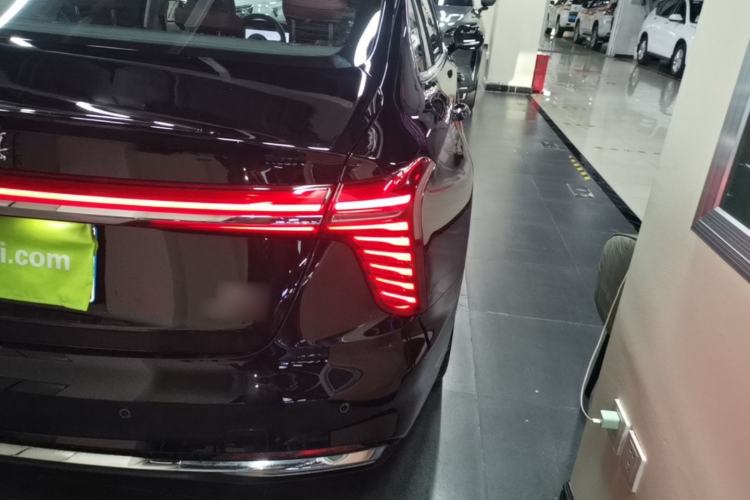 Used Hongqi H5 2024 2.0T Automatic Smart Connect Flagship Edition Right Rear Taillight