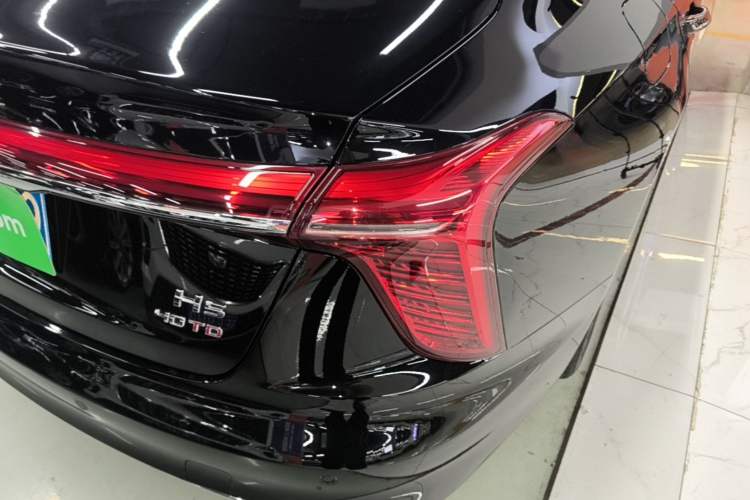 Used Hongqi H5 2024 2.0T Automatic Smart Connect Flagship Edition Right Rear Taillight