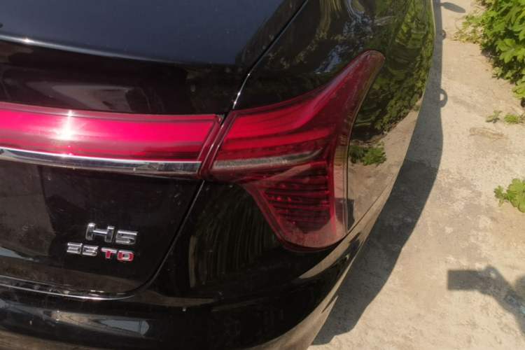Used Hongqi H5 2024 1.5T DCT Smart Connect Flagship Edition Right Rear Taillight