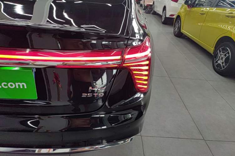 Used Hongqi H5 2024 1.5T DCT Smart Connect Flagship Edition Right Rear Taillight
