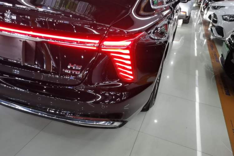 Used Hongqi H5 2024 2.0T Automatic Smart Connect Flagship Edition Right Rear Taillight