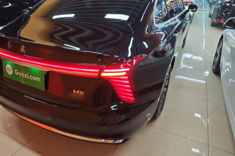 Used Hongqi H5 2024 2.0T Automatic Smart Connect Flagship Edition Right Rear Taillight