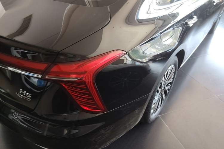 Used Hongqi H5 2024 2.0T Automatic Smart Connect Flagship Edition Right Rear Taillight