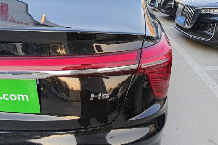 Used Hongqi H5 2024 1.5T DCT Smart Connect Flagship Edition Right Rear Taillight