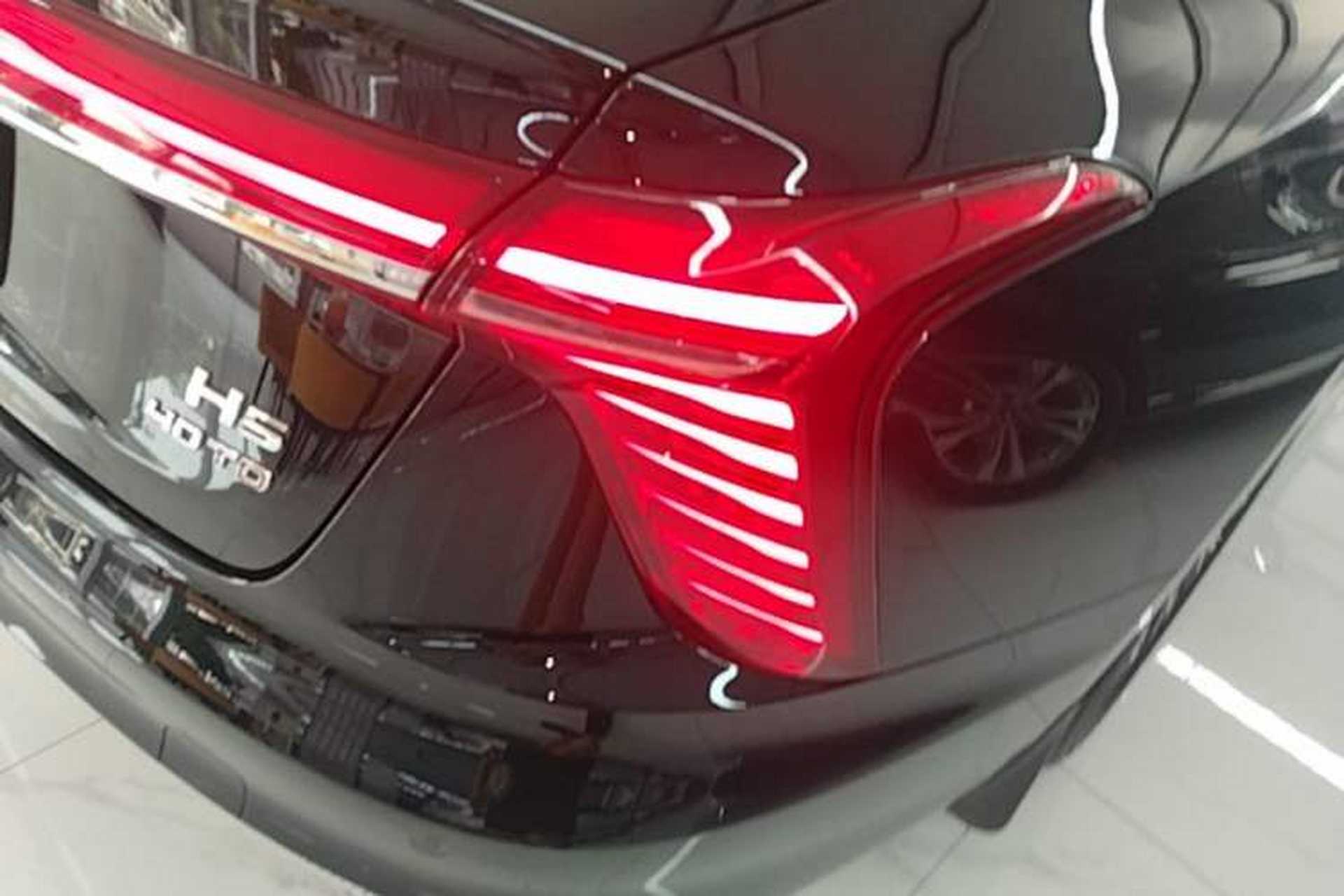 Used Hongqi H5 2024 2.0T Automatic Smart Connect Flagship Edition Right Rear Taillight