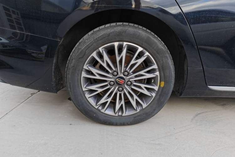 Used Hongqi H5 2024 1.5T DCT Smart Connect Flagship Edition Right Rear Wheel Hub
