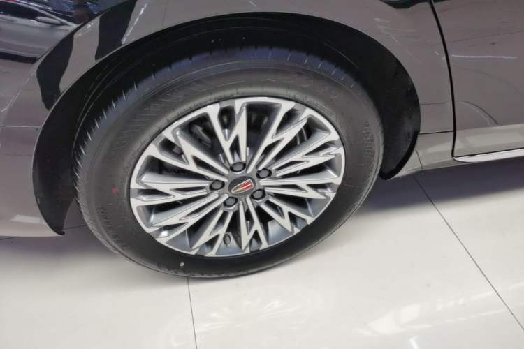 Used Hongqi H5 2024 1.5T DCT Smart Connect Flagship Edition Right Rear Wheel Hub