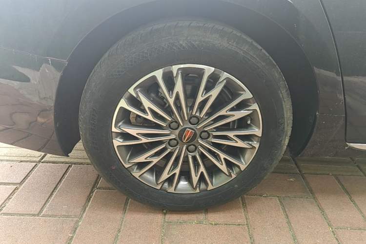 Used Hongqi H5 2024 1.5T DCT Smart Connect Flagship Edition Right Rear Wheel Hub