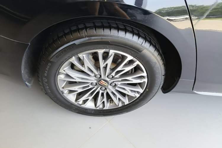 Used Hongqi H5 2024 1.5T DCT Smart Connect Flagship Edition Right Rear Wheel Hub
