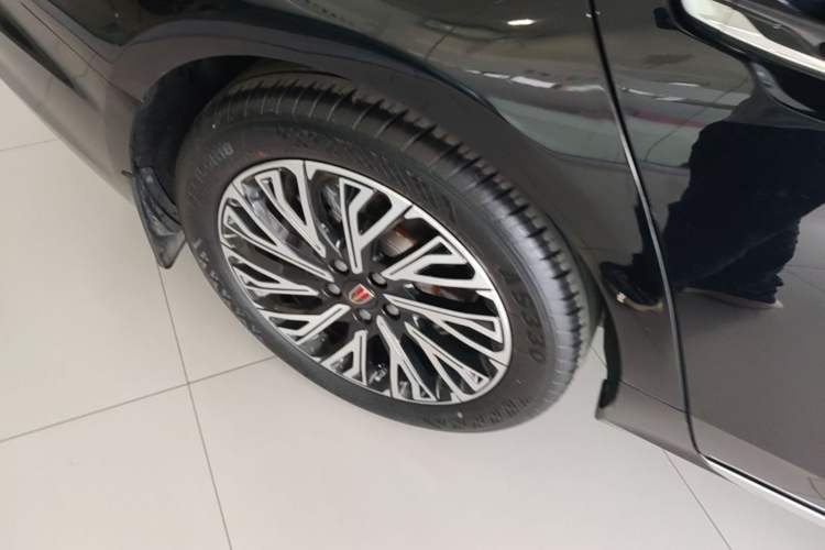 Used Hongqi H5 2024 2.0T Automatic Smart Connect Flagship Edition Right Rear Wheel Hub